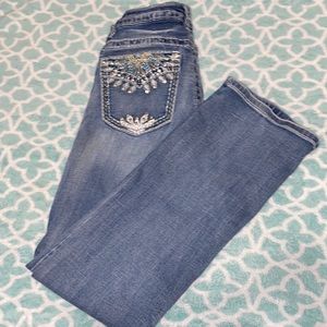 Im selling H&Y premium collection of boot cut jeans in size women 9/10.